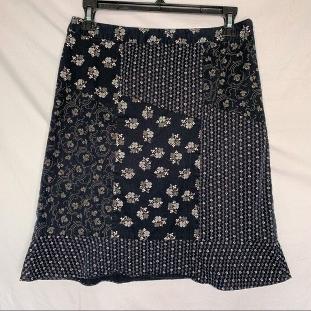 Loft boho floral patchwork knee length skirt with a fluted / ruffle hem size 6p